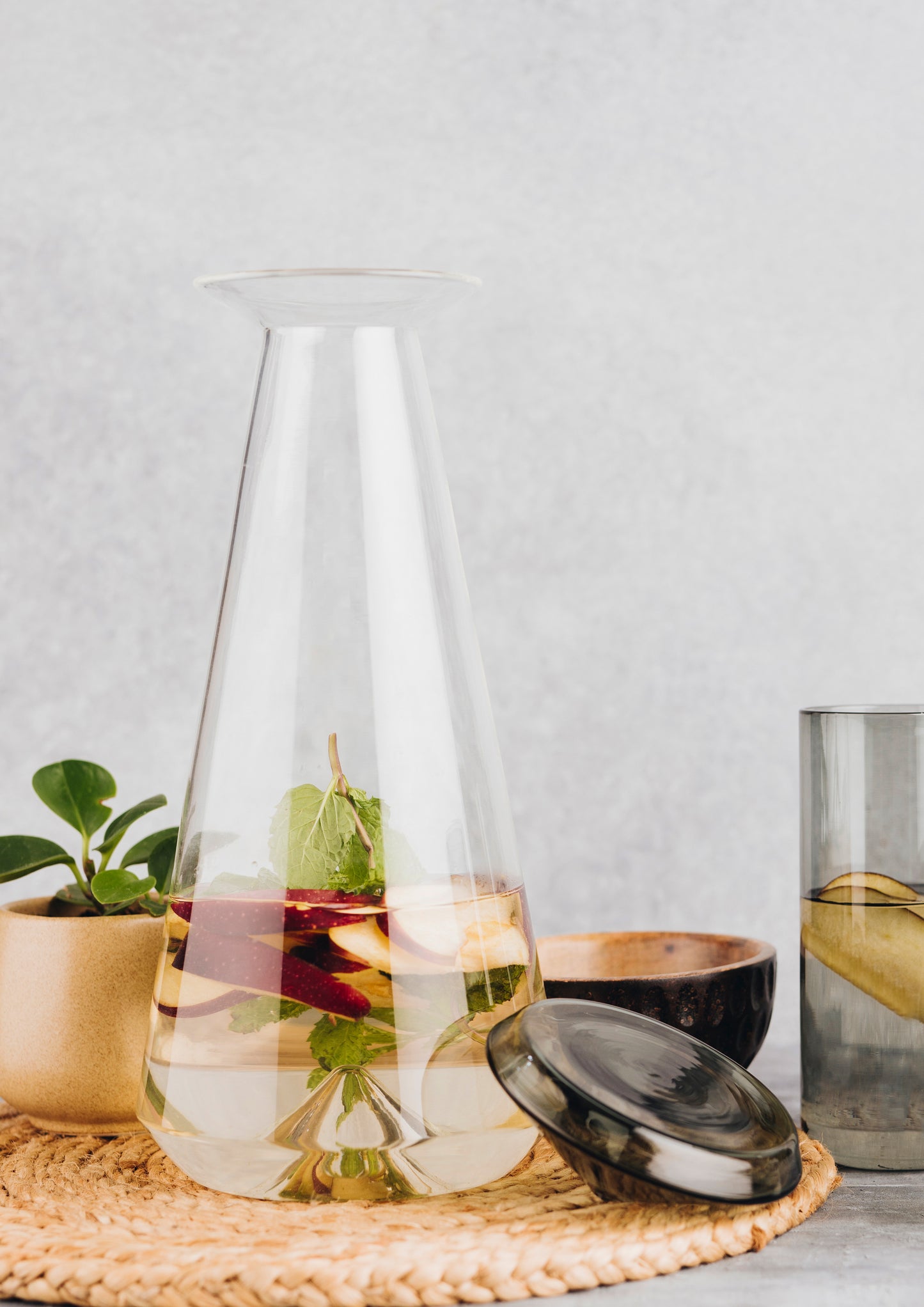 Iris Borosilicate Glass Jug with lid