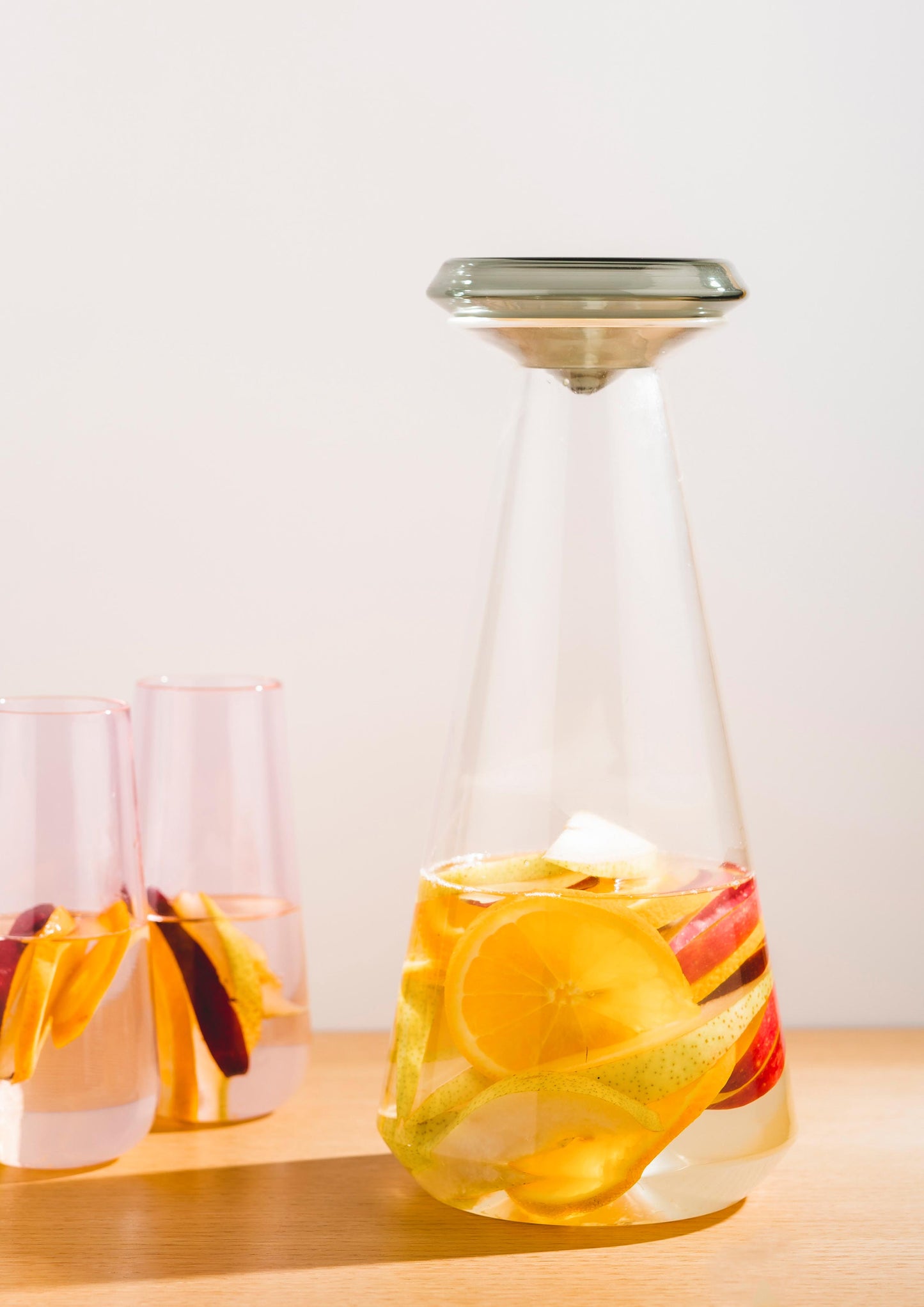 Iris Borosilicate Glass Jug with lid